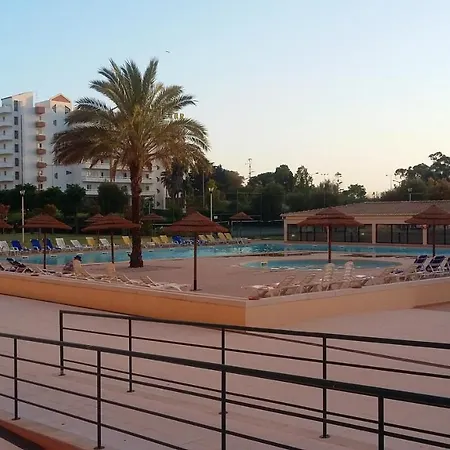 With 2 Bedrooms In With Wonderful Sea View Shared Pool Enclosed Garden 150 M From The Beach Apartamento Portimão