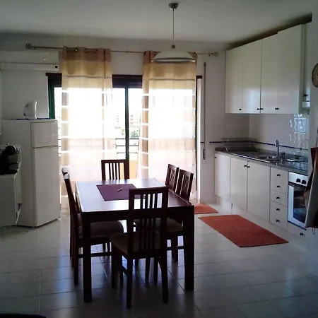 Apartmán With 2 Bedrooms In With Wonderful Sea View Shared Pool Enclosed Garden 150 M From The Beach