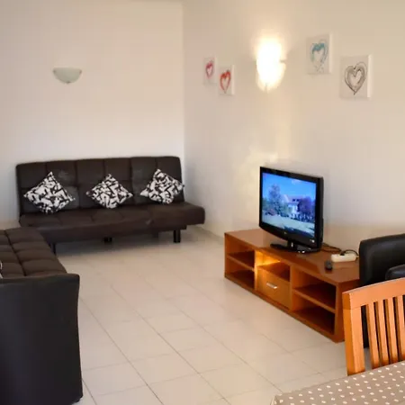 With 2 Bedrooms In With Wonderful Sea View Shared Pool Enclosed Garden 150 M From The Beach Apartmán Portimão